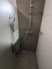 Dusche Badezimmer Süd App.B